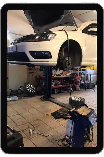 Wymiana klocków hamulcowych przód Volkswagen Taigo hamulce 4